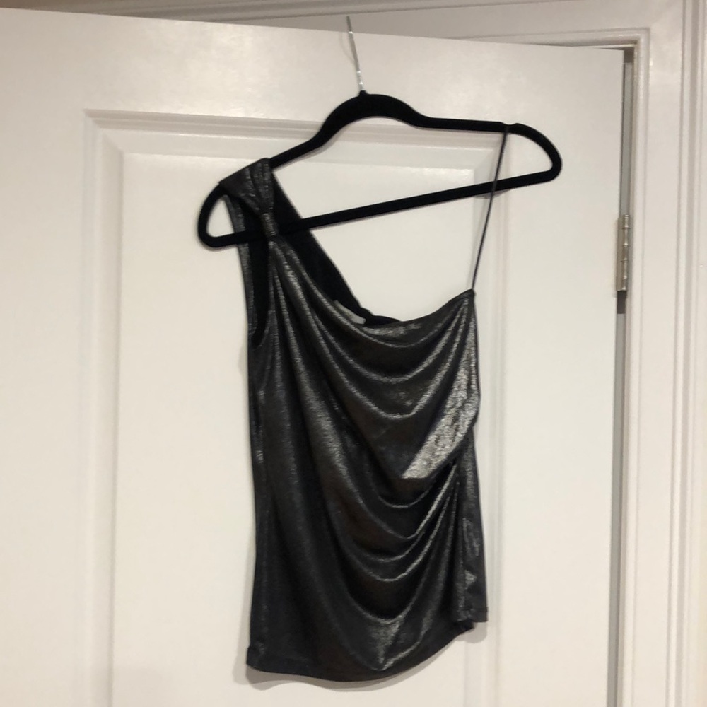 Silver Cache like new top